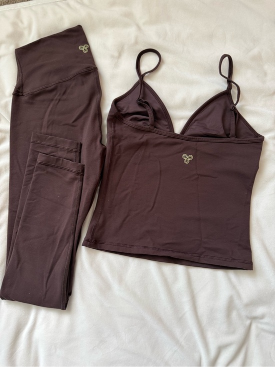 Aritzia Tops - Aritzia LIFE Vibrant Tank & LIFE Atmosphere 26” Leggings Set Rich Mocha Brown